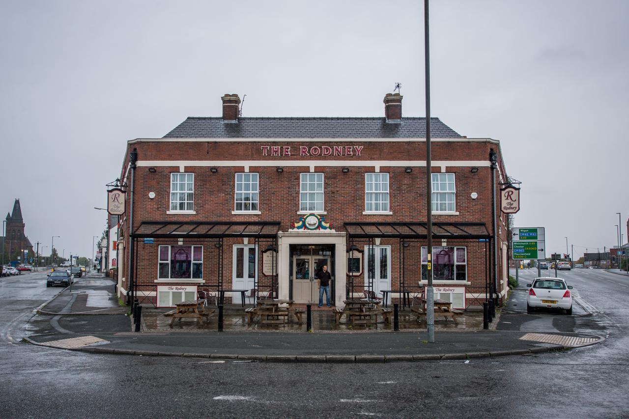 The Rodney Hotel Warrington Ngoại thất bức ảnh